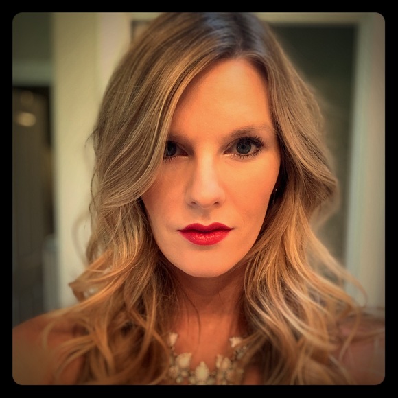 Meet your Posher, Angie - Picture 2 of 2